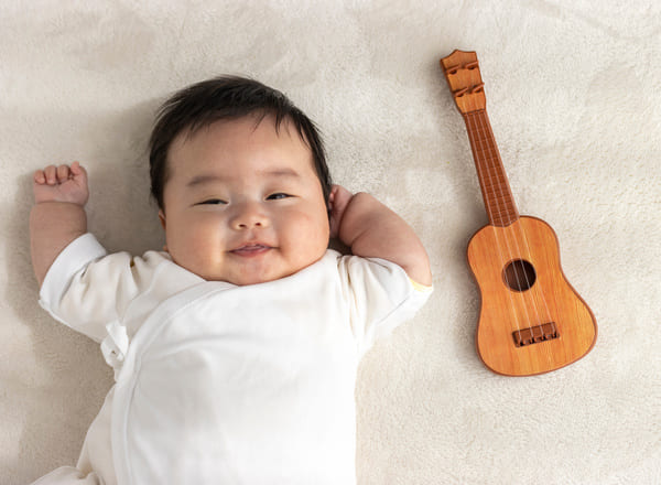 新生児が泣き止むおすすめの音楽6つ。聴かせる効果と子守唄についてもご紹介