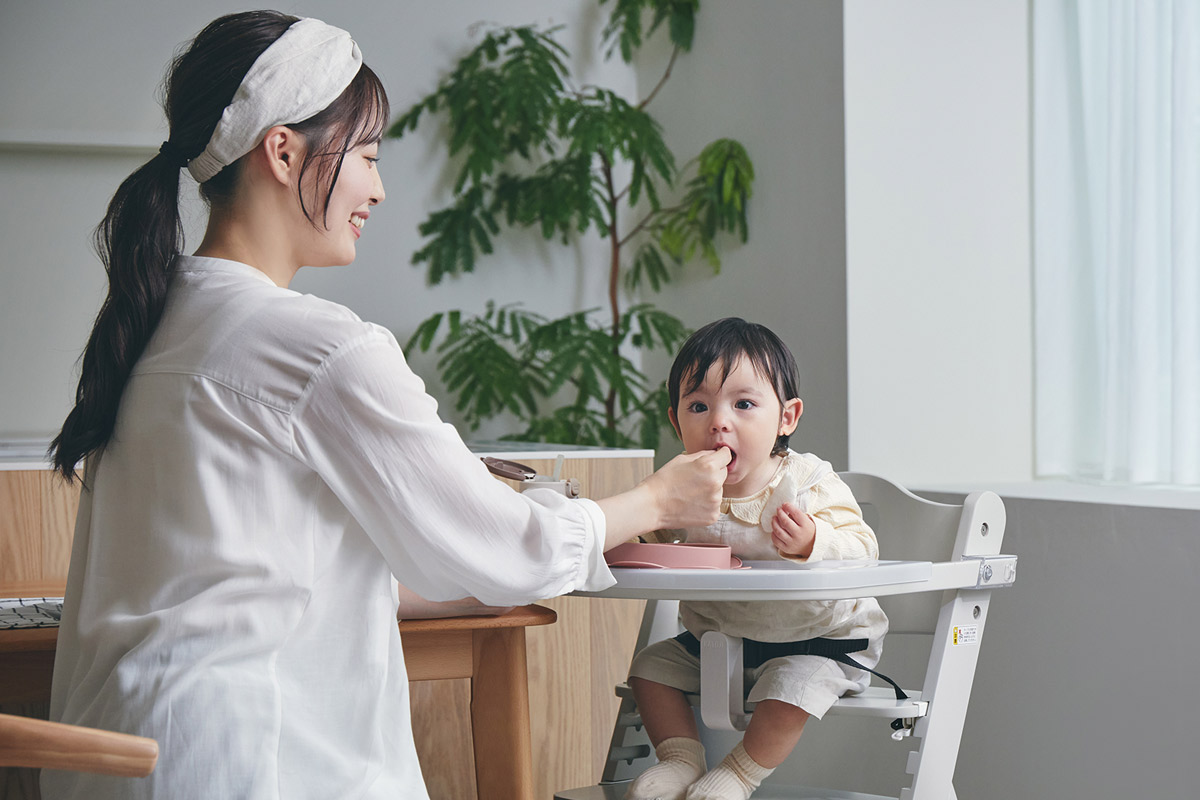 はじめての離乳食 ベビーチェア