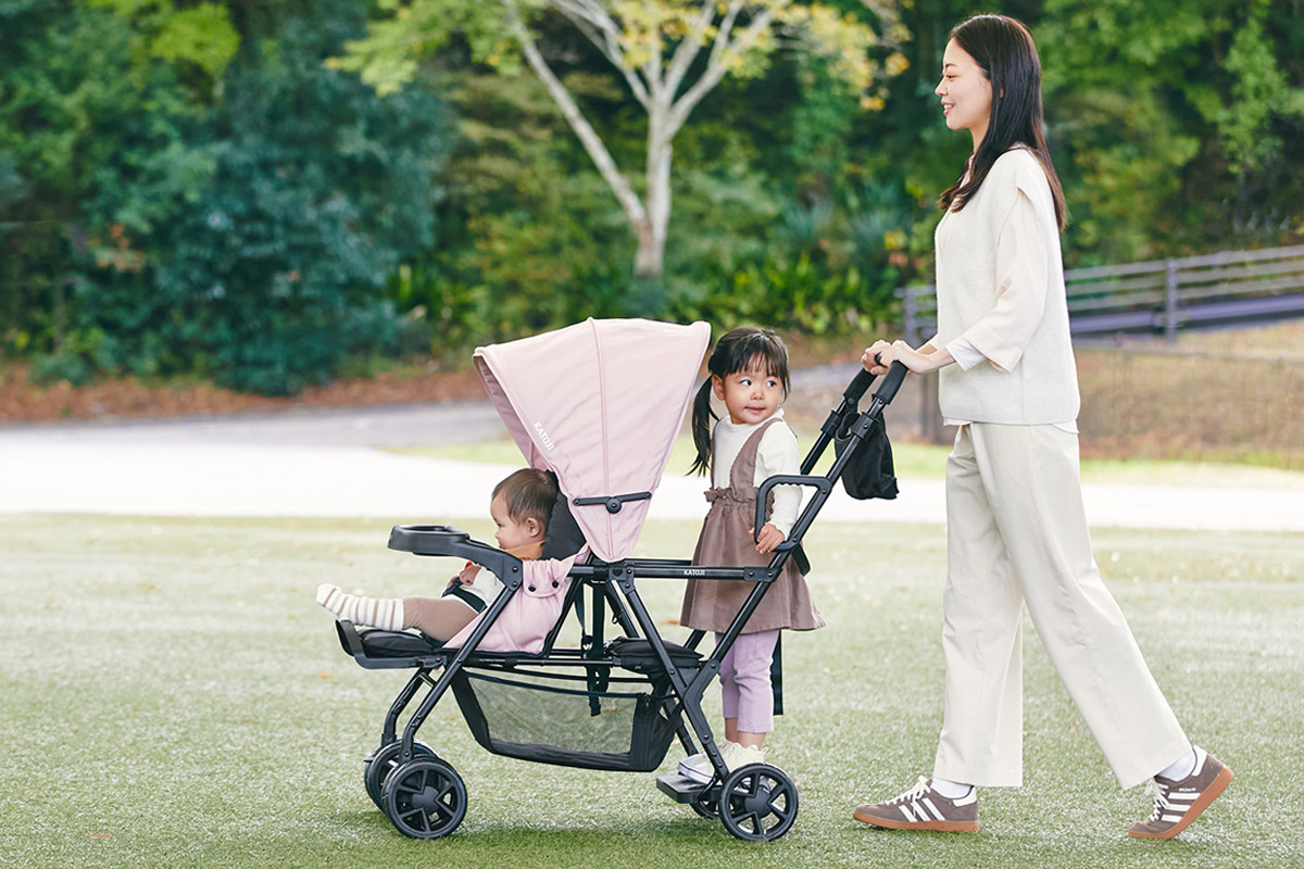 きょうだいでおでかけ 二人乗りベビーカー